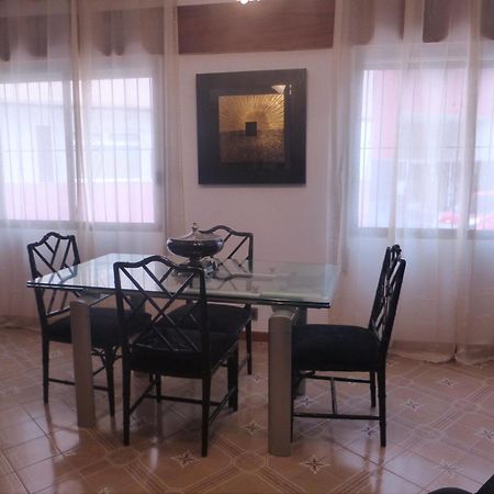 Agradable Casa Con Patio Y Terraza En El Centro Villa El Campello Eksteriør billede