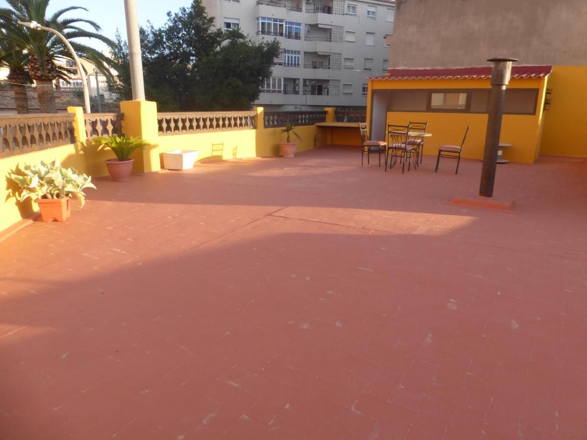 Agradable Casa Con Patio Y Terraza En El Centro Villa El Campello Eksteriør billede