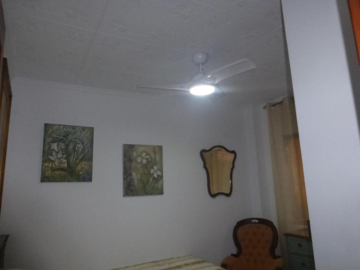 Agradable Casa Con Patio Y Terraza En El Centro Villa El Campello Eksteriør billede
