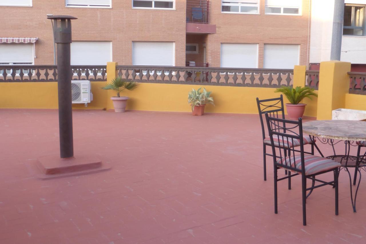 Agradable Casa Con Patio Y Terraza En El Centro Villa El Campello Eksteriør billede