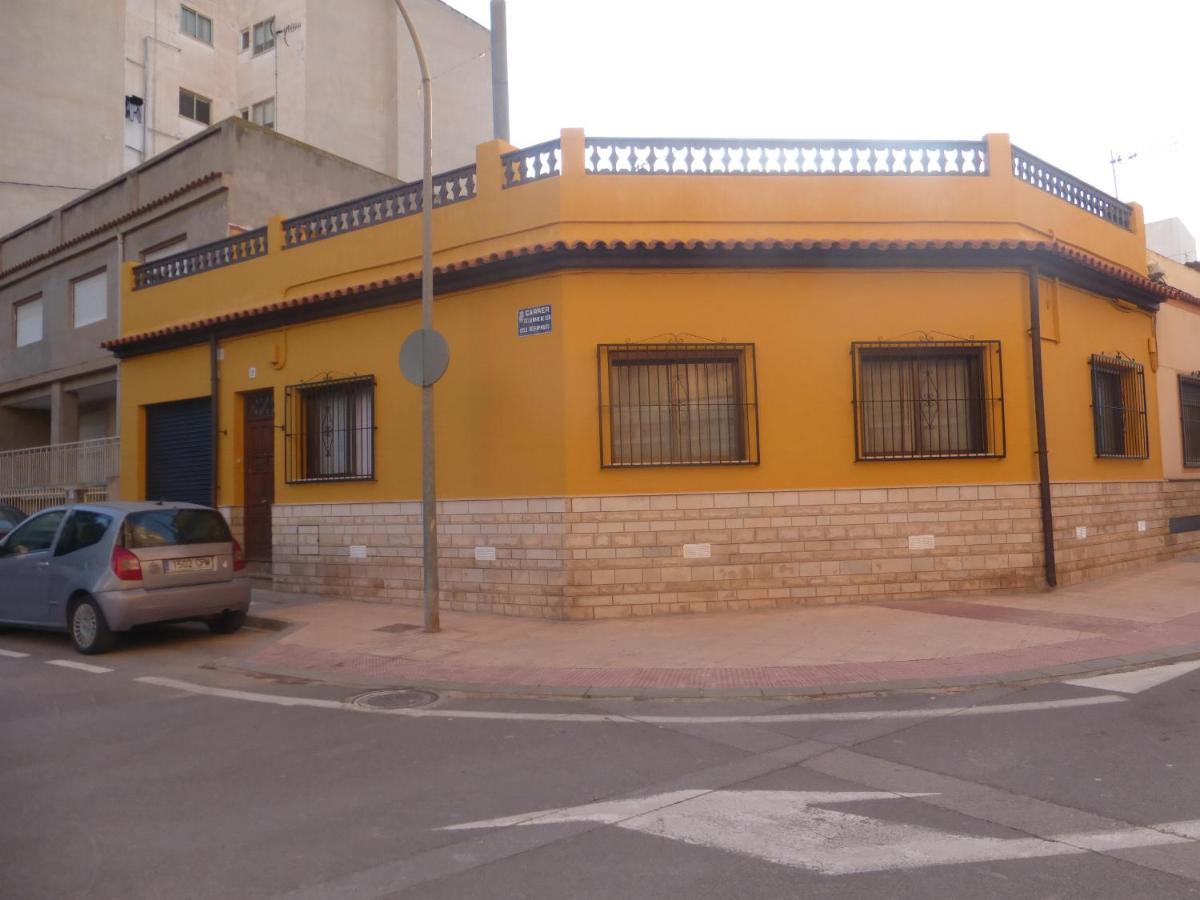 Agradable Casa Con Patio Y Terraza En El Centro Villa El Campello Eksteriør billede