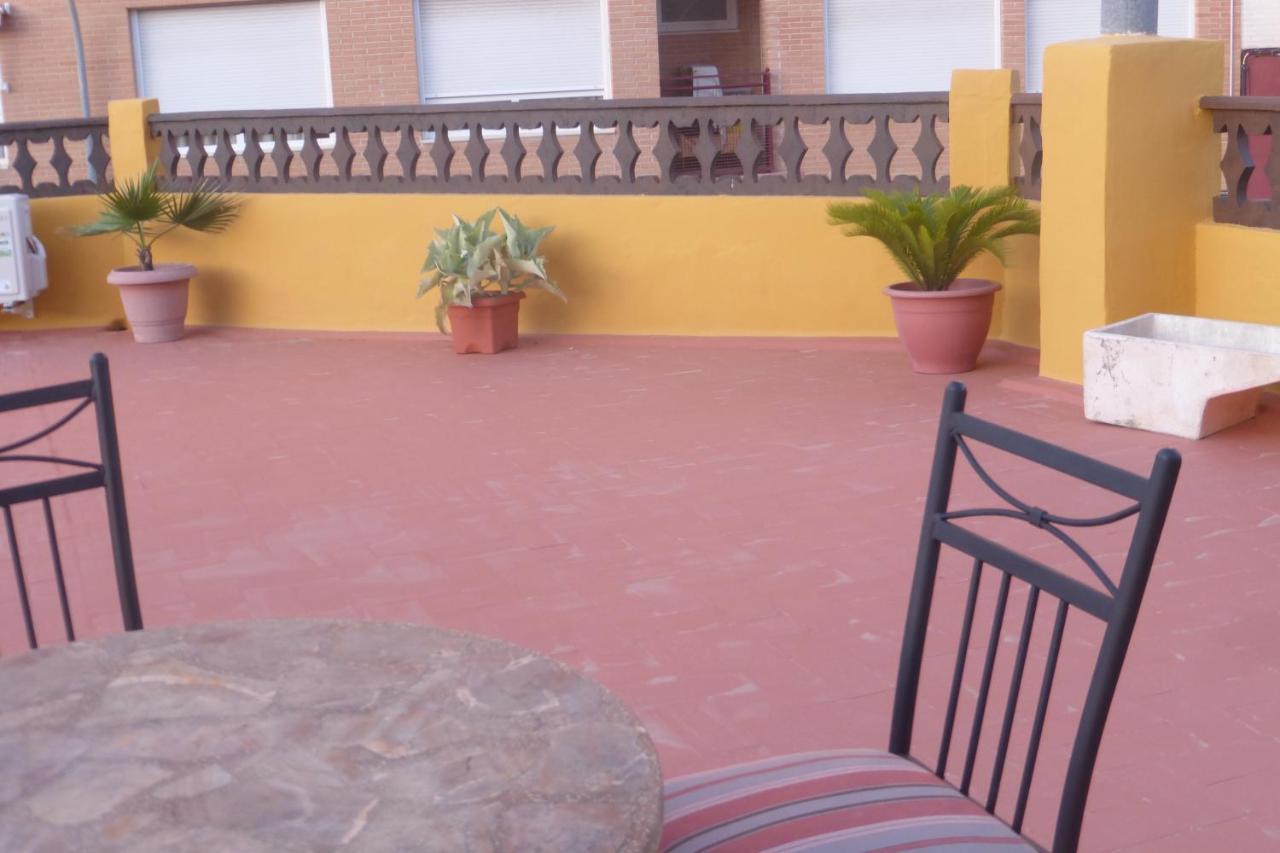 Agradable Casa Con Patio Y Terraza En El Centro Villa El Campello Eksteriør billede