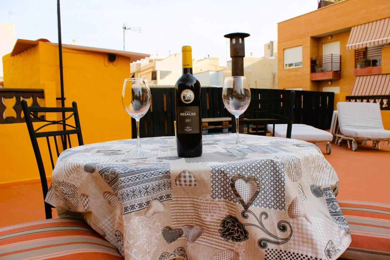Agradable Casa Con Patio Y Terraza En El Centro Villa El Campello Eksteriør billede