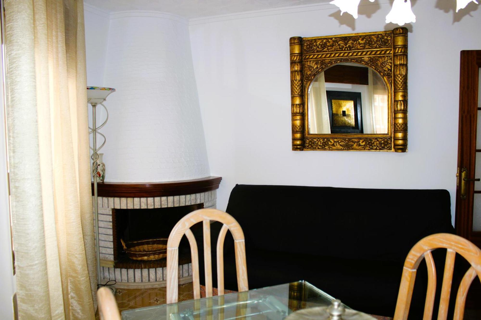 Agradable Casa Con Patio Y Terraza En El Centro Villa El Campello Eksteriør billede